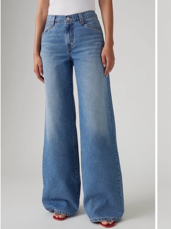 Levi's Denim - Levi's ‘94 Mid-Rise Baggy Wide-Leg Jeans in Light Blue Wash